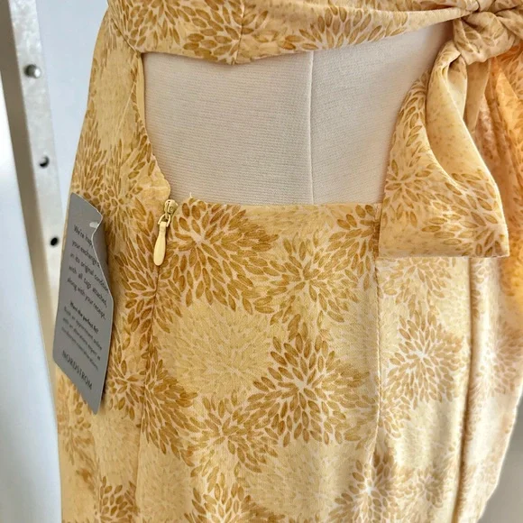 Lush Open Back Tie Waist Halter Maxi Dress in Medallion Print Yellow, Sz S NWT - Picture 5 of 10